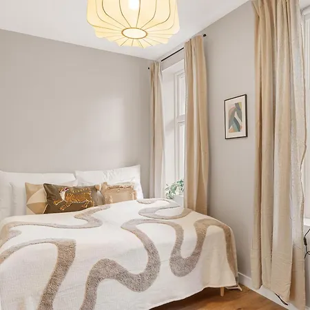 Dinbnb Gruenerlokka I 2-bedroom Duplex شقة أوسلو
